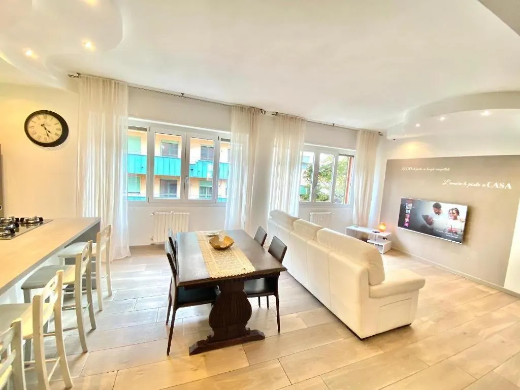 밀라노 Fontanili House 아파트